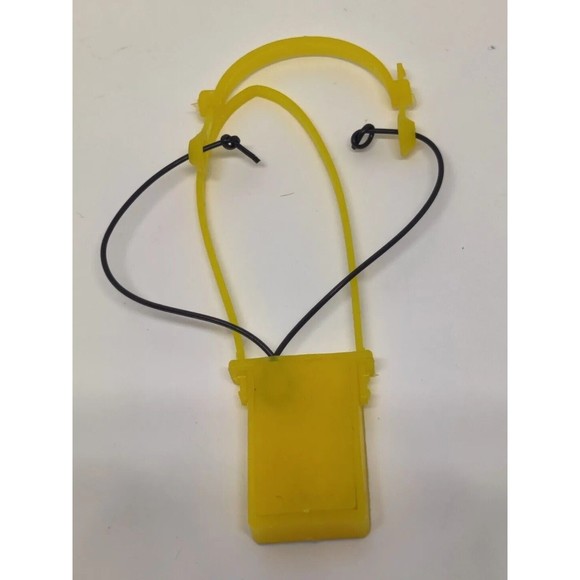 Vintage Barbie 1980s Yellow Walkman Casssette Player Radio Headphone Accessory - Picture 2 of 4